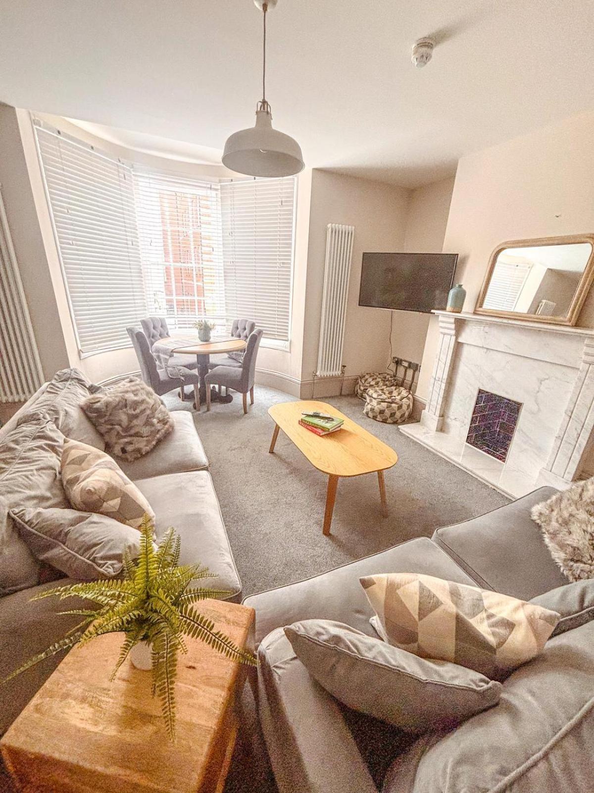 Oxford Street Grand Apartment- Free Evening Parking Southampton Luaran gambar